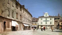 Do leta 1957 se je iz obalnih mest izselila večina italijanskega 
prebivalstva. Na fotografiji je Koper leta 1954.