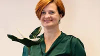 Kriminalni roman Pogodba, za katerega je Mojca Širok prejela Modro 
ptico, bo med bralce prišel  marca prihodnje leto.