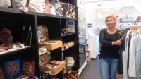 Z oblačili iz druge roke naredimo sebi in planetu veliko koristi, 
je prepričana Mojca Bernik.
