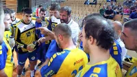 Po sobotnem slavju in napredovanju v skupinski del pokala 
EHF čaka Koprčane drevi ob 19. uri v dvorani Bonifika ligaški 
obračun s Slovanom, ki ga vodi prav nekdanji trener Kopra 
Zoran Jovičić.