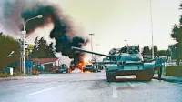 Med spopadom v Rožni Dolini je od dveh tankov ostal le kup 
razžarjenega železja.