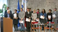 Certifikat Branju prijazna občina je za občino Hrpelje-Kozina 
prevzela županja  Saša Likavec Svetelšek (peta z leve). 