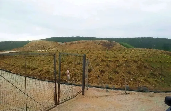 Zapiranje deponije v Dragonji se je od začetnega projekta podražilo za dvakrat.