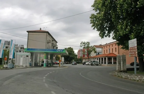 V Divači se bodo prihodnje leto lotili urejanja Kraške ceste in 
ulic, ki se navezujejo nanjo, na lokaciji zdajšnje bencinske 
črpalke načrtujejo tržnico.