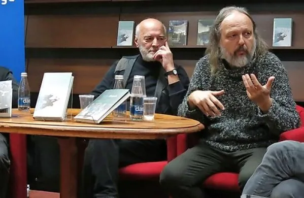  Nove knjige so v knjigarni Konzorcij predstavili (z leve) Neža Božič, Branko Soban, Boris Jukić, Uroš Zupan, Matej Bogataj in Nela Malečkar. 