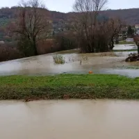 Poplavljalo hiše, sprožili so se plazovi (foto+video)