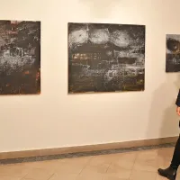 Razstava Hipnost v prostoru bo v galeriji Insula na ogled do 7. 
januarja.