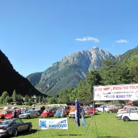 Avto Kareta na druženja s skupno vožnjo po vnaprej izbrani 
trasi povabi kolege iz  Slovenije in tujine. 