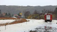Takšna je bila v ponedeljek glavna cesta, ki vodi  do mejnega 
prehoda Sečovlje ... 