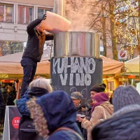 V veselem decembru ne sme zmanjkati kuhanega vina. 