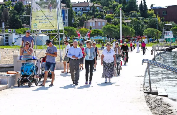 Več dela prostih dni med tednom v letu 2018 lahko pozitivno 
vpliva na domači turizem, a le če bo tudi vreme lepo, 
ocenjujejo na Gospodarski zbornici Slovenije.