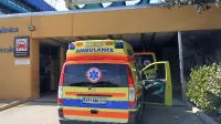 Pred petimi leti so takrat 27-letnega domačina z reševalnim 
vozilom odpeljali v izolsko bolnišnico, kjer so mu oskrbeli več 
vbodnih ran. 