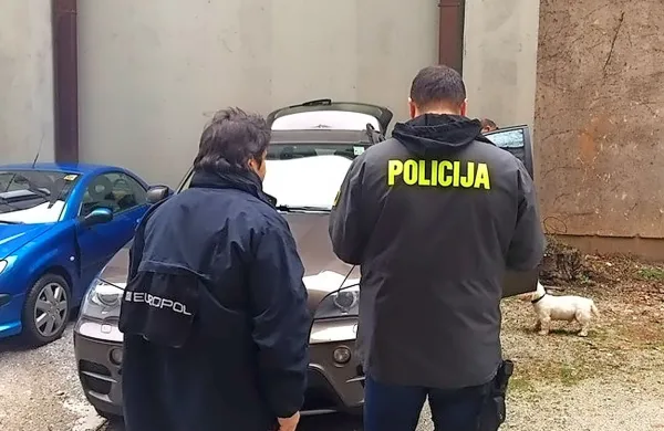 V zaključni akciji so bili na terenu s slovenskimi preiskovalci 
tudi Europolovi strokovnjaki. 