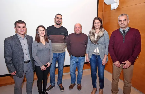 Predstavitev Zveze športnih društev Ankaran so pospremili (z 
leve) Janez Sodržnik, Katja Medved, Sebastjan Mikša, Bojan 
Cerovac, Tina Venta Šiškovič in Gregor Strmčnik.