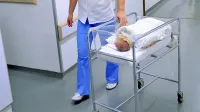 Do denarnega darila ob rojstvu otroka bodo leta 2018 
upravičeni vsi starši ne glede na prihodke. 