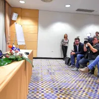 Delničarji na čelu z SDH izglasovali nezaupnico upravi Luke Koper