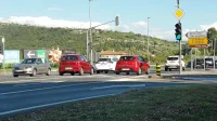 Lucijčani se bojijo, da bi po izgradnji hitre ceste Jagodje - 
Lucija kolone pločevine, namenjene proti Hrvaški,  stale v 
njihovem naselju.  