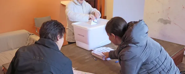 K odločanju o participitavnem proračunu ponekod povabijo 
tudi mlade, ki so dopolnili 15 let.