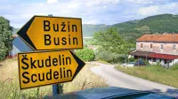 Zaselka na levem bregu Dragonje, ki sta po razsodbi  arbitražnega sodišča na Hrvaškem.  