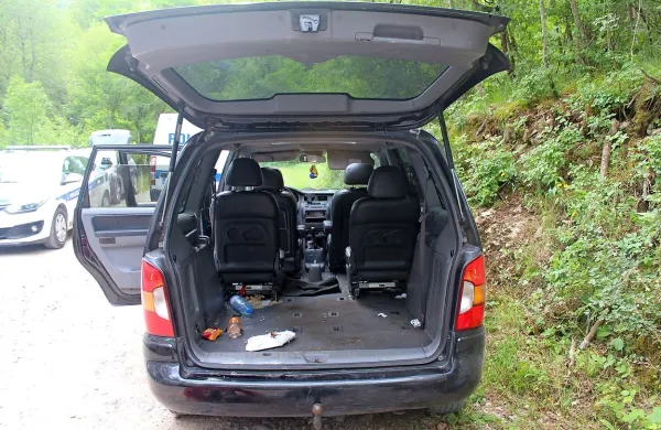 Bistriški policisti so v zadnjem času prestregli več avtomobilov,  v katerih so prevažali ilegalne migrante.