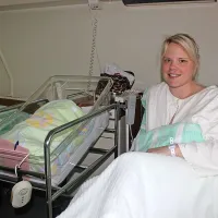 Tea Vodopivec se je hčerke Noemi, ki je bila zadnji lanski 
otrok v postojnski porodnišnici, razveselila na silvestrovo ob 
13. uri.