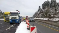 Ovire na viaduktu Ravbarkomanda so odstranili pred enim 
mesecem, z deli bodo ponovno začeli spomladi.
