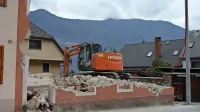  Za rušenje poškodovanih objektov ne bo več državnega 
denarja. 