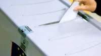 Vse ohlapnejša vez med volitvami na državni in lokalni ravni