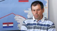 Silvano Radin, ribič:  
“Včasih so nas hrvaški 
policisti opozarjali, da 
se nahajamo v tujem 
morju, zadnje čase pa 
nas  sploh ne 
ogovarjajo več.” 