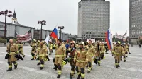 Gasilci so si tudi z nastopom pred parlamentarno zgradbo 
priborili povišanje plač.