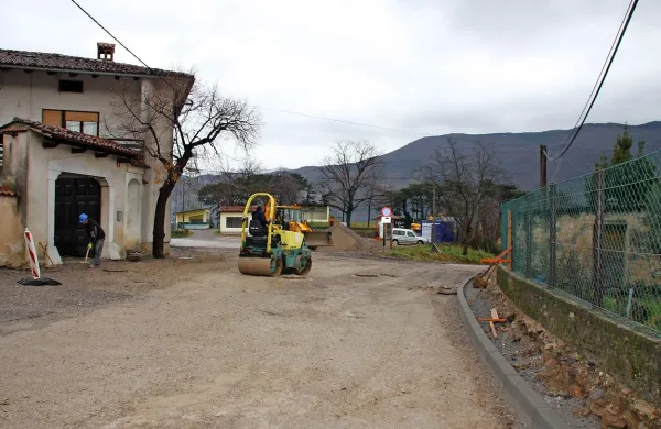 S prihodki iz omrežnin bosta občini lahko še naprej gradili in 
obnavljali vodovode in kanalizacijo. 