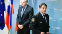 Marjan Fank (levo) se je včeraj upokojil in predal posle 
Simonu Veličkemu. 