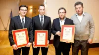 V tradicionalni akciji Radia 94 so se priznanj veselili (z leve): 
direktor družbe SiTOR Stiskalnice Rudi Tomšič, On leta 2017 
Anže Albreht ter brata Andrej in Tomaž Šušteršič, solastnika 
podjetja Šušteršič.