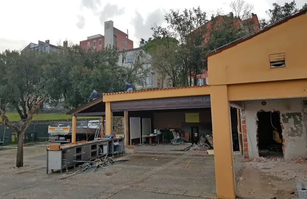 Po načrtih so med drugim porušili notranje stene, saj je bil 
prostor do zdaj dokaj slabo  izkoriščen, ugotavlja arhitekt 
Mitja Gaser.