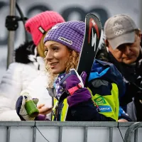 Dogajanje si je z zanimanjem ogledala poškodobana slovenska junakinja lanske sezone Ilka Štuhec.