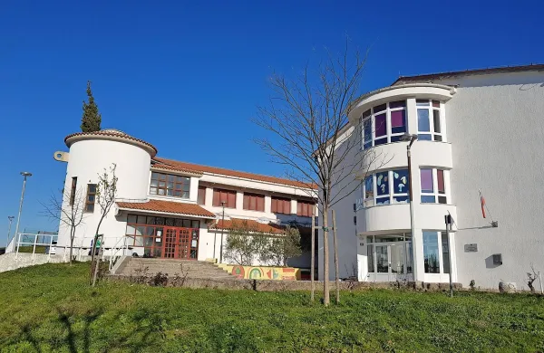 Tudi OŠ Marezige poka po šivih, zato jo bodo prihodnje leto 
razširili s prizidkom.