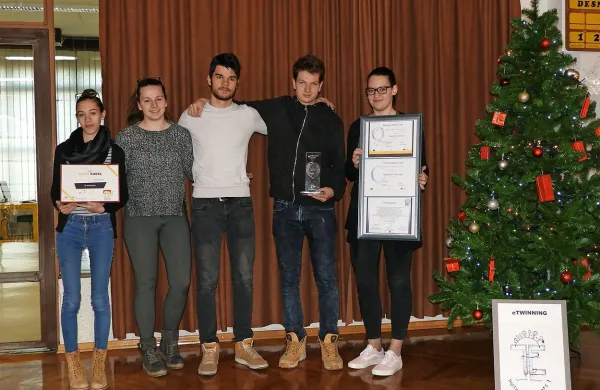 Ožja skupina dijakov, ki je ves čas sodelovala v projektu, že 
načrtuje potovanje v Nemčijo, kjer bodo spoznali sovrstnike 
na partnerski šoli.  