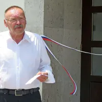 Osebnost meseca junija Želimir Božič je zobozdravnik, ki je odprl pro bono ambulanto