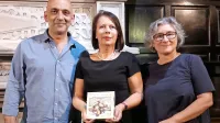 Za izdajo Martina Krpana v kastiljskem jeziku v Argentini so 
zaslužni prevajalka María Florencia Ferré (desno), slovenska 
veleposlanica Jadranka Šturm Kocjan in založnik Omar 
Tavalla.