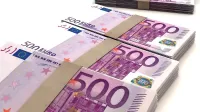 Glavni osumljenec je pod polico pisalne mize skrival 55.000 
evrov, največ je bilo bankovcev za 500 in 200 evrov.