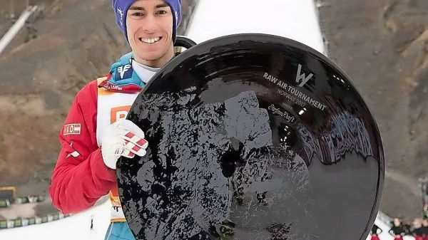 Avstrijec Stefan Kraft je bil lani prepričljivo najboljši tekmovalec na letalnicah.