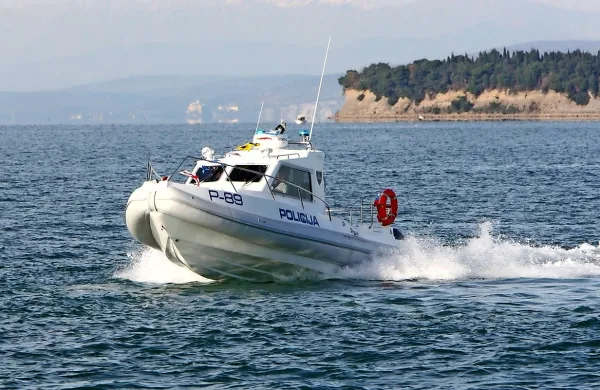 Policijski čoln P-89 še nima novega lastnika.