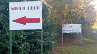 Bo ti dve odsluženi tabli umaknil inšpektor za infrastrukturo? 
Primer bodo šele obravnavali.   