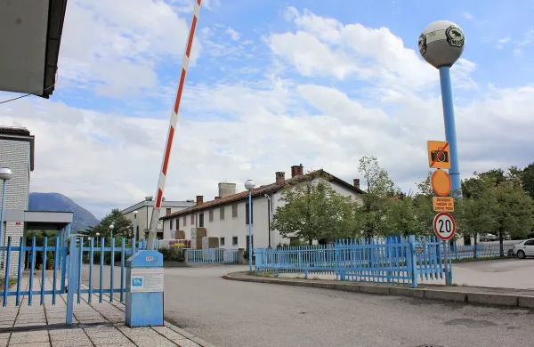 Stečajni upravitelj novogoriške družbe Mip Marko Zaman je s Pivko perutninarstvo podpisal pogodbo o prodaji proizvodnega obrata v Kromberku.