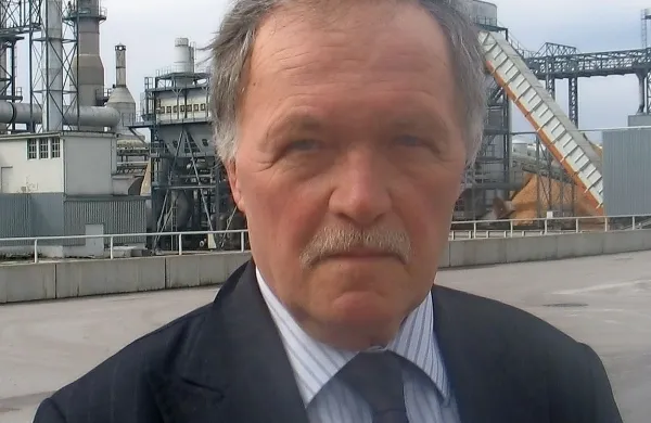 Prvi mož Lesonita Egon Bratož pričakuje, da bodo letos na 
podlagi dolgoročne pogodbe od Slovenskih državnih gozdov 
lahko odkupili želeno količino lesa.