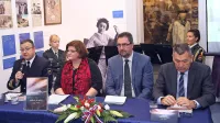 Knjigo Gorelo je morje bodo danes predstavili tudi v Kobaridu 
(na fotografiji predstavitev pred mesecem dni v Piranu v 
Pomorskem muzeju, z leve: poveljnik 430. mornariškega 
diviziona in kapitan bojne ladje Boris Geršak, avtorica knjige, 
kustosinja Nada Terčon,  direktor muzeja Franco Juri in  
upokojeni kontraadmiral Slovenske vojske Renato Petrič)