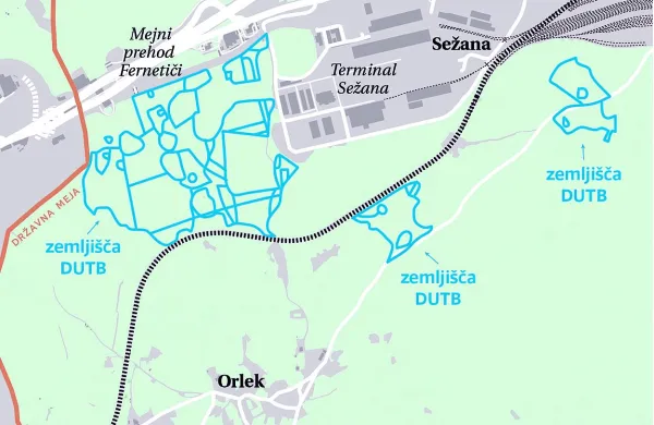 Zemljišča, ki jih prodaja DUTB (označena z modro črto), so  
večja od celotnega sežanskega terminala in zavzemajo 
domala ves prostor med terminalom in mejo z Italijo. 