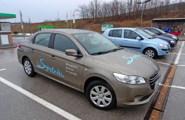 Sopotniki bodo od marca dalje brezplačno prevažali tudi 
starejše v občinah Postojna in Pivka.