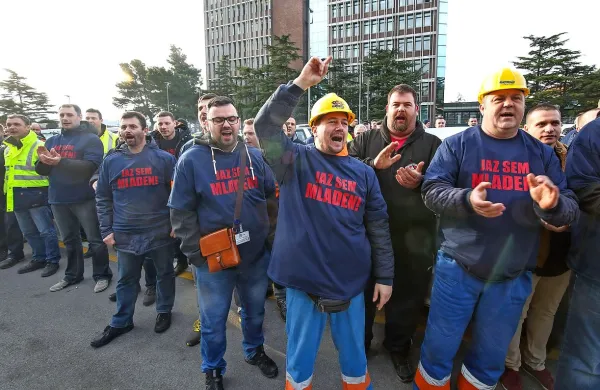 Petkov protest pred upravo Luke Koper