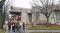 V stavbi, v katero trenutno dijaki  hodijo po sendviče, naj bi zraslo vozlišče dejavnosti, namenjenih mladim. Bo tudi inovativen 
in razvojno usmerjen?